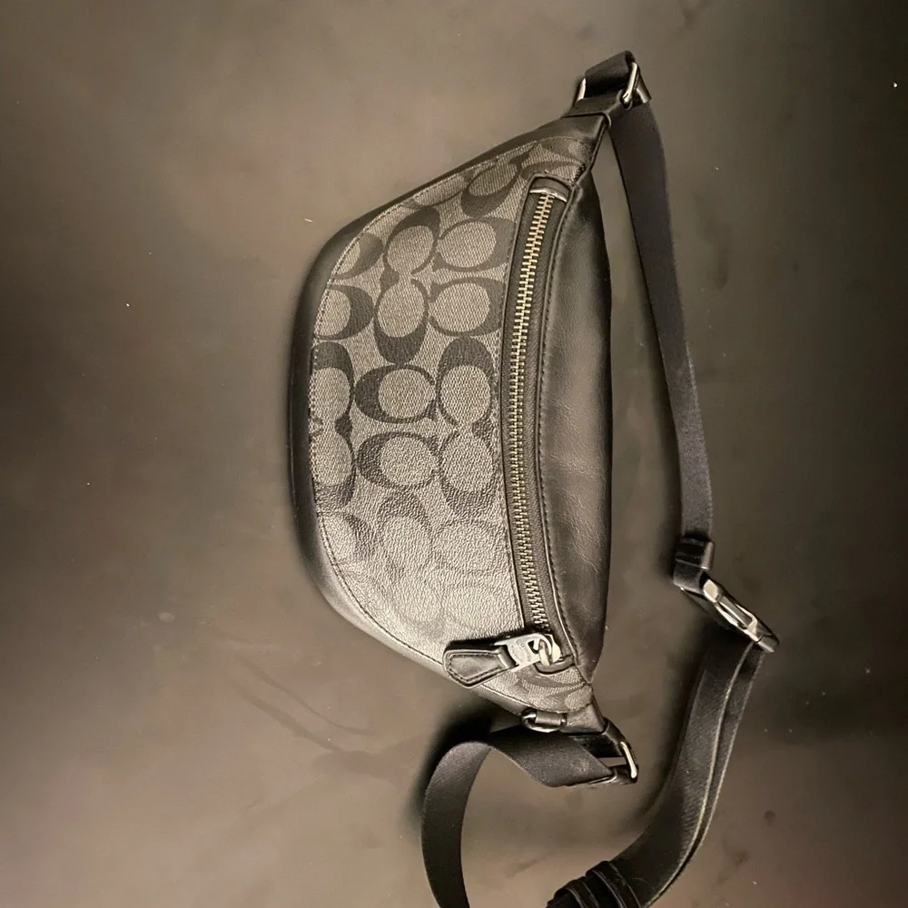 Coach Utility Bag - Picture 2 of 3
